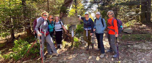 Women-group-hikers